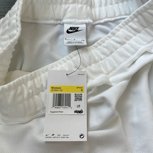 White Nike Tennis Skirt - Picture 3 of 3